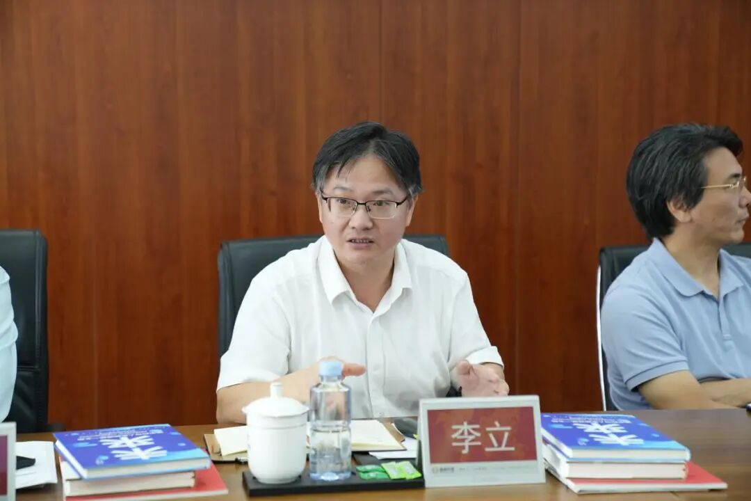 9e04a8a6f8946ac1f4559d9d23a799fb.jpg 9e04a8a6f8946ac1f4559d9d23a799fb.jpg